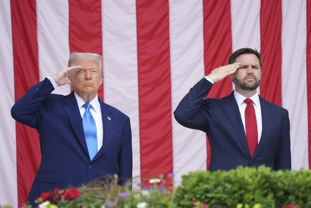 Trump honors fallen soldiers at Arlington, calling them ‘America’s best and bravest’