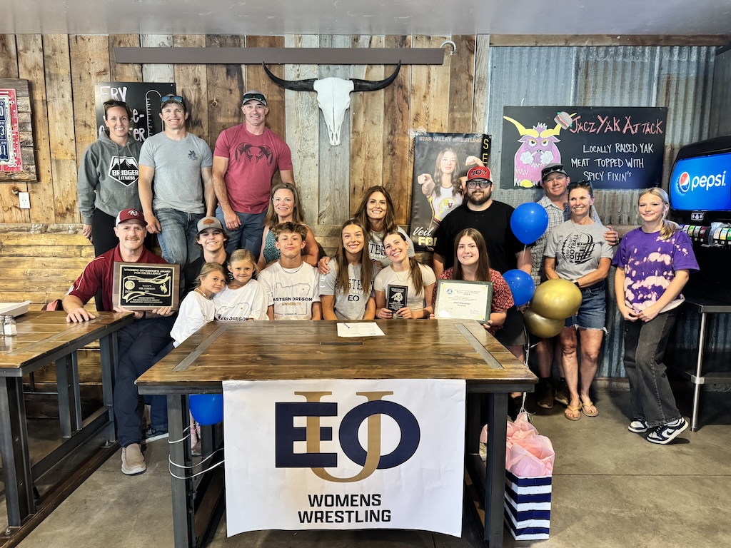 Foreman signs with Eastern Oregon University 