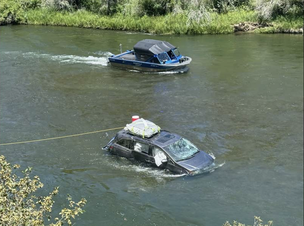 Utah family rescued from Snake River after vehicle veers off road
