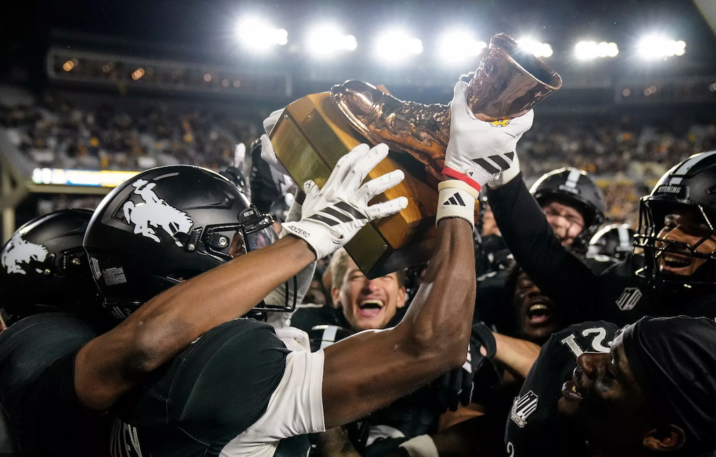 Cowboys Dominate Rams 28-0 in 117th Edition of the Border War