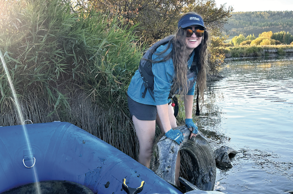 Local business hosts Salt River cleanup