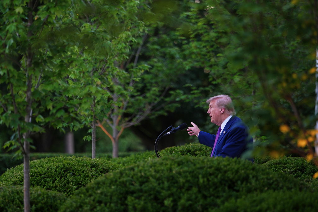 Trump and Xi appear intent on keeping deep differences over Iran war from overshadowing China summit