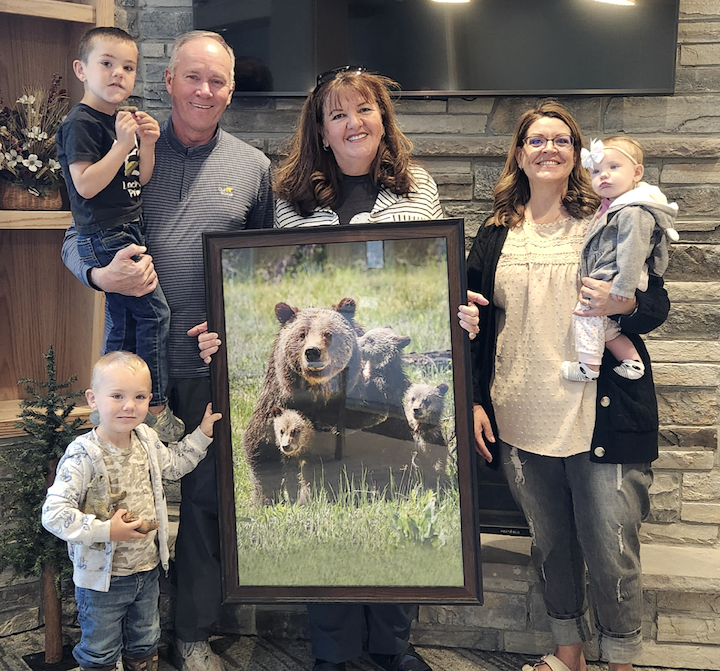 Photographer donates photo to Alpine Clinic “In loving memory of Cassie Clinger”